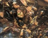 Foto langkah ke 2 dari resep Kerang saus padang.