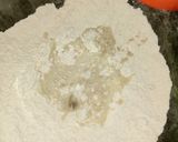 A picture of step 3 of Mini cheeseless pizza.