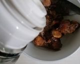 Hình bước làm 3 của món Hột vịt lộn xào me tại nhà