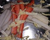 A picture of step 3 of Capsicum train salad.