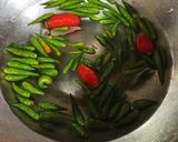 Foto langkah ke 1 dari resep Sambel Korek Rawit Hijau.