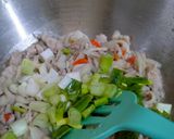 Foto langkah ke 6 dari resep Tumis jamur ayam cincang.