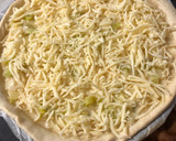 Foto del paso 4 de la receta: Quiche de puerros y cebolla
