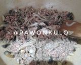 Foto langkah ke 2 dari resep Martabak Daging Praktis.