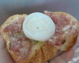 Hình bước làm 1 của món Bánh mì quết thịt phủ mì lá chiên