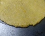 A picture of step 2 of Onion paratha.