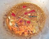 Foto langkah ke 2 dari resep Ikan Goreng Acar Kuning.