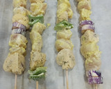 Foto del paso 3 de la receta: Brochetas de solomillo al curry y verduras 🍢🔥