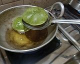 A picture of step 4 of Bathua (chill) puri.