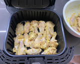 Foto del paso 3 de la receta: Alitas de pollo súper jugosas en freidora de aire Innsky