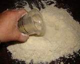 Foto del paso 2 de la receta: Masa de empanadas criolla (horno)