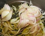 A picture of step 1 of Chicken Shahjahani Qorma.