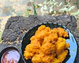 A picture of step 3 of Leftover Rice pakoda.