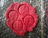 A picture of step 3 of Beetroot rose bouquet.