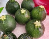 Une image de l'étape 1 de Courgettes farcies aux légumes.
