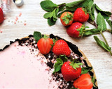 Foto del paso 8 de la receta: Cheesecake de fresas y galletas oreo