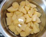 A picture of step 1 of Jeera Aloo (no boiled).