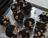 Foto langkah ke 3 dari resep Muffin Coklat Pisang Almond.