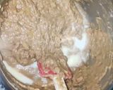 A picture of step 4 of Banana Walnut Cake.
