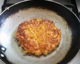 Foto del paso 3 de la receta: Tortitas de zanahoria y queso