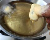 A picture of step 5 of Bhindi ke pakode.