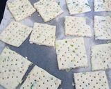 Foto del paso 9 de la receta: Galletitas crocantes con cebollita de verdeo (saladas) gluten free, con kéfir