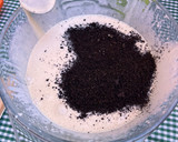 Foto del paso 3 de la receta: Polos de galletas oreo [receta para hacer con niños]