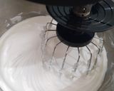 Foto langkah ke 2 dari resep Simple Buttercream Lembut.