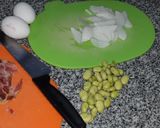 Foto del paso 2 de la receta: Revuelto de habas con bondiola casera