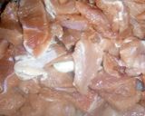 A picture of step 1 of Beef chilli gravy.