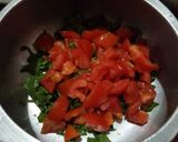 A picture of step 1 of Spinach & tomato soup.