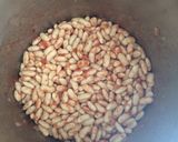 Foto del paso 3 de la receta: Alubias blancas con almejas y langostinos