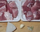 Foto del paso 1 de la receta: Carne de cerdo a los tres chiles