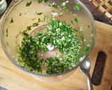 Foto del paso 2 de la receta: Gallo en salsa verde con papas cocidas y huevo duro