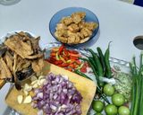 Foto langkah ke 2 dari resep Ikan asin Jambrong santan pedas.
