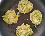 Foto del paso 2 de la receta: Torrejas de lechuga (apta bebés) 🥬