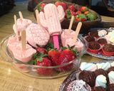 Foto del paso 4 de la receta: Paletas de Fresas con Crema