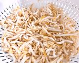 Hình bước làm 2 của món 🌱 Salad Giá Đỗ Dưa Leo (Vegan)