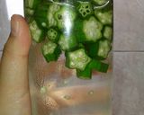 Foto langkah ke 3 dari resep Infused water Okra.
