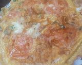 A picture of step 5 of Pizza omelet.