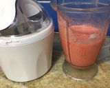 Foto del paso 2 de la receta: Helado de frutillas a la crema 🍓🍓