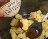 Hình bước làm 1 của món Bánh táo mùa thu