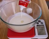 A picture of step 11 of Creamy Strawberry Milk Jelly Pudding.