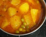 A picture of step 4 of Potatoes peas vegetable.