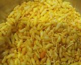 A picture of step 2 of Mumbai style suki bhel.