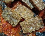 Foto langkah ke 4 dari resep Tempe Penyet Sambal Kencur Kemangi (khas Jawa Timur).