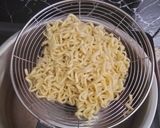 Foto langkah ke 2 dari resep Dadar mie.