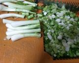 A picture of step 3 of Radish and spring onion curry.