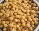 A picture of step 1 of Khatti methi chana chat.