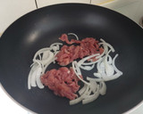 最下飯的便當菜-洋蔥炒肉絲的食譜步驟2照片